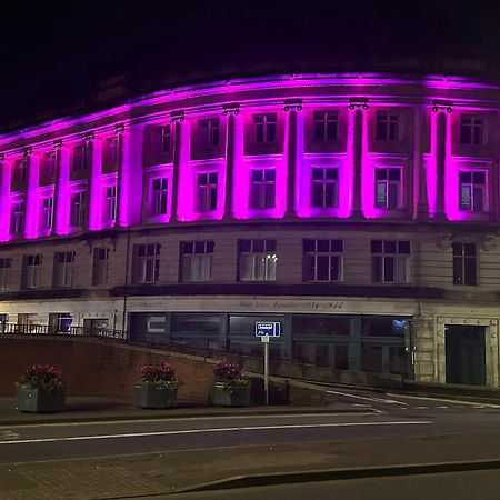 Belvilla Newport City Centre Hotel - Lifestyle المظهر الخارجي الصورة