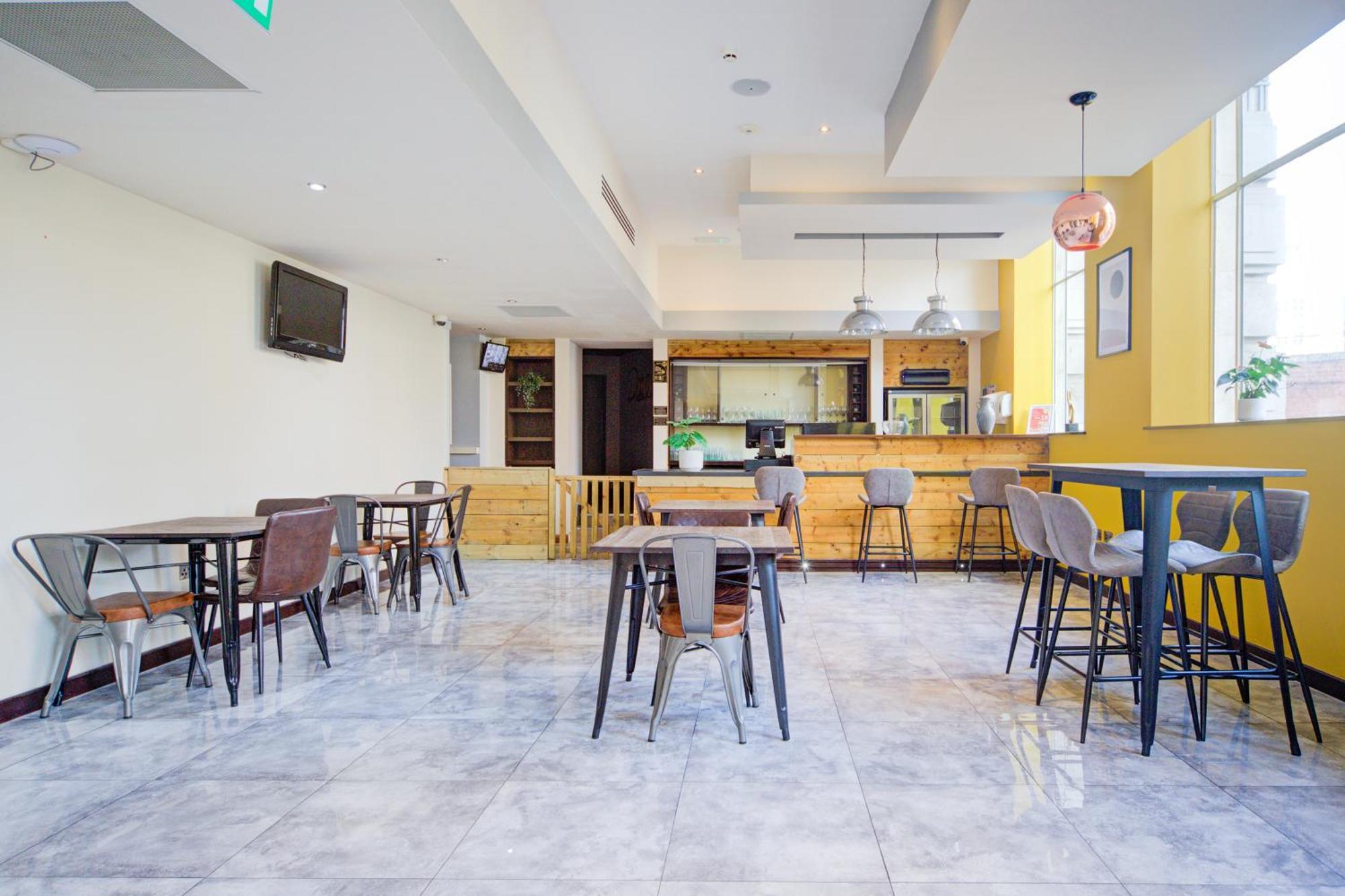 Belvilla Newport City Centre Hotel - Lifestyle المظهر الخارجي الصورة