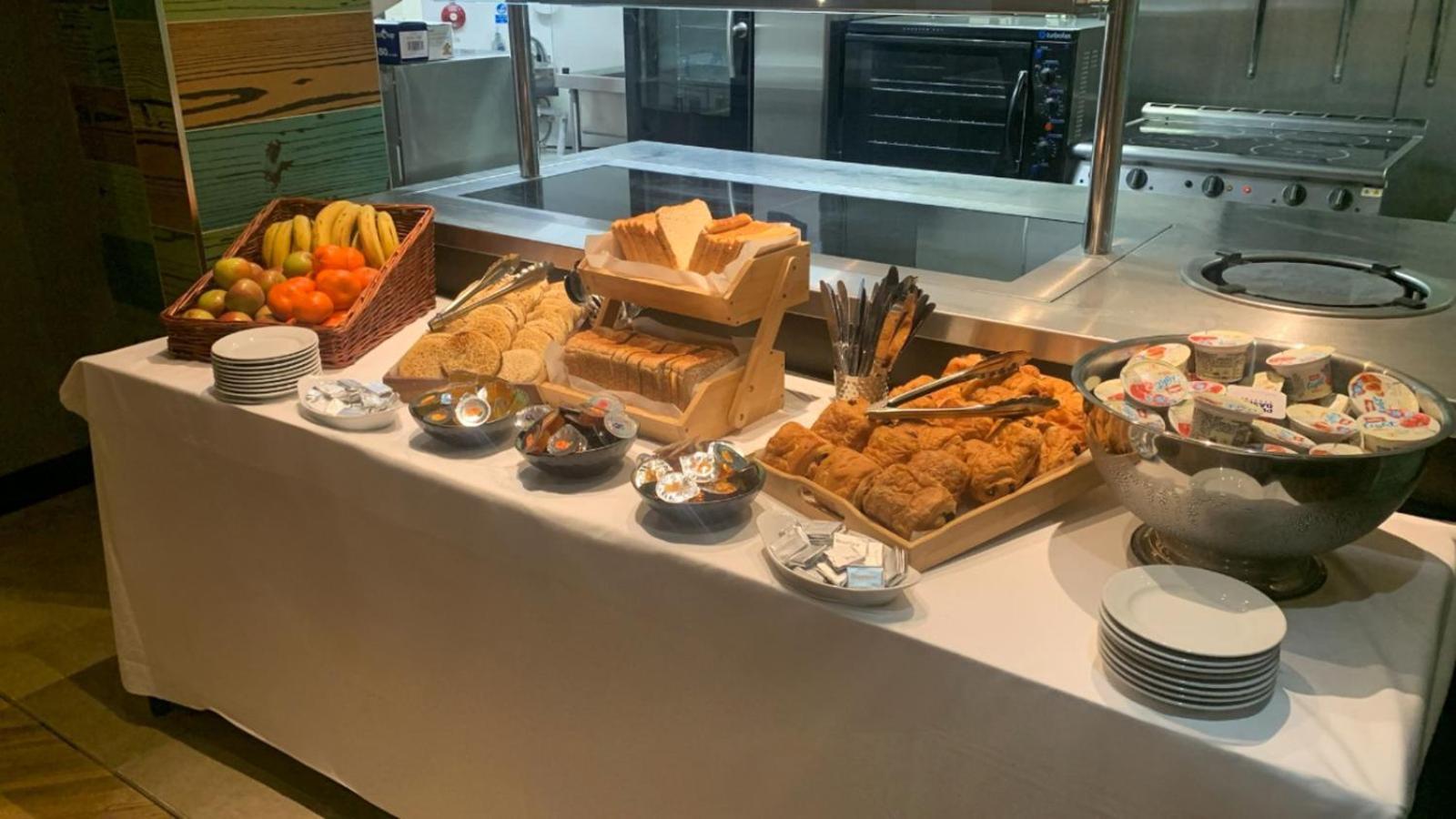 Belvilla Newport City Centre Hotel - Lifestyle المظهر الخارجي الصورة